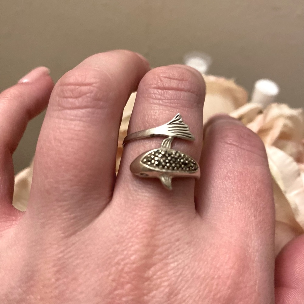 Sterling silver marcasite dolphin ring sz 8
